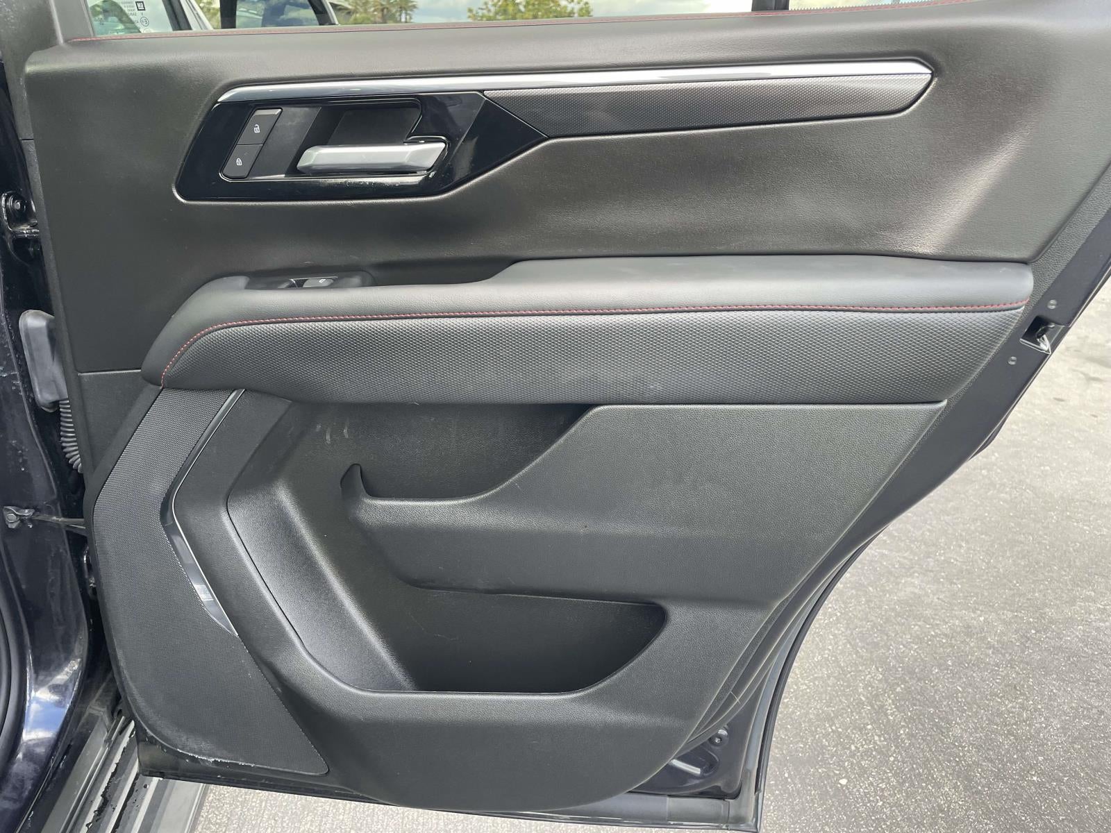 2025 Chevrolet Tahoe RST