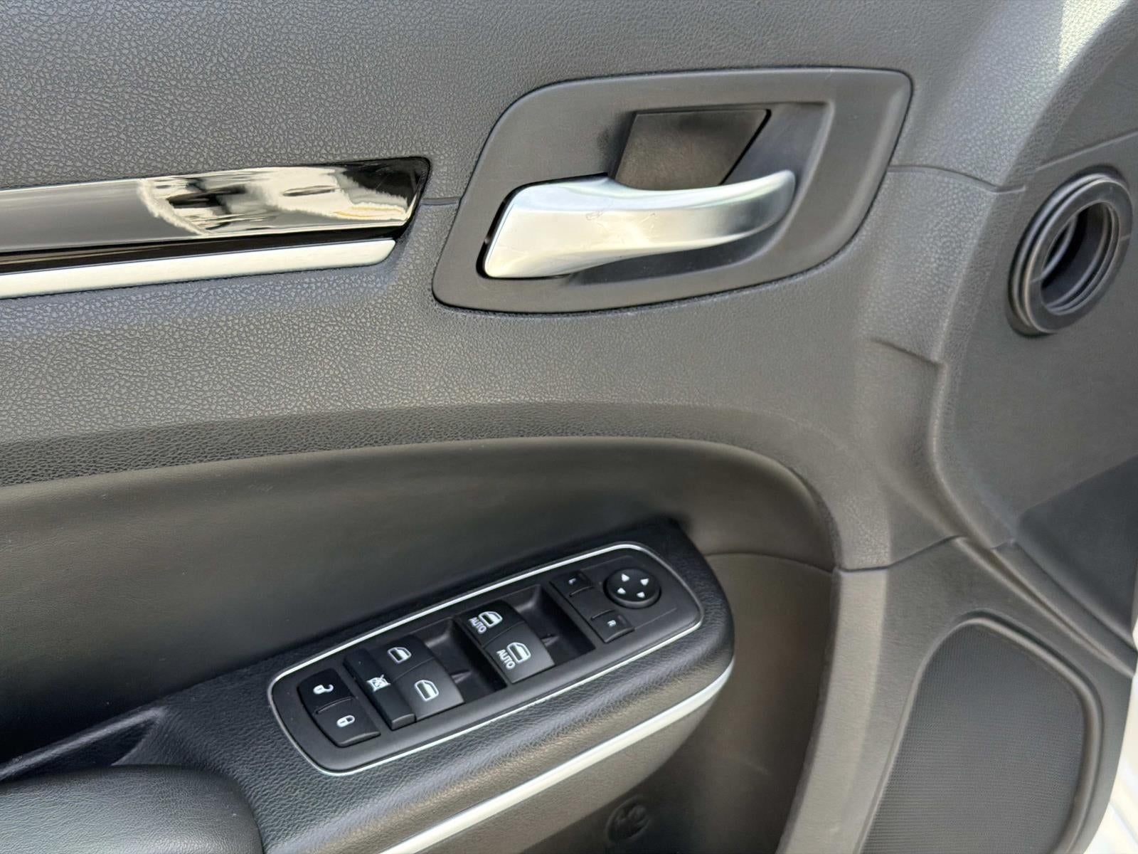 2023 Chrysler 300 Touring