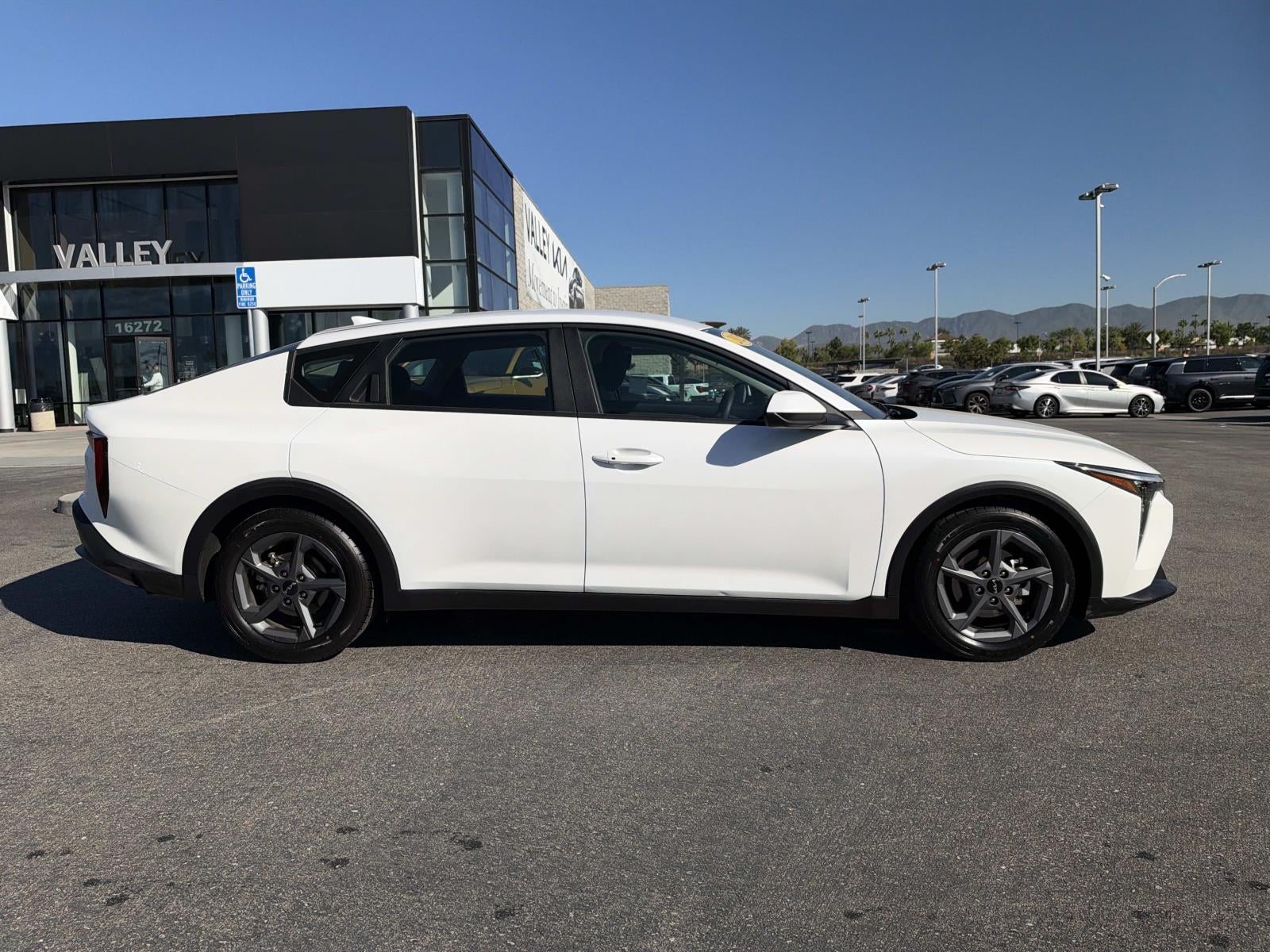 2025 Kia K4 LXS