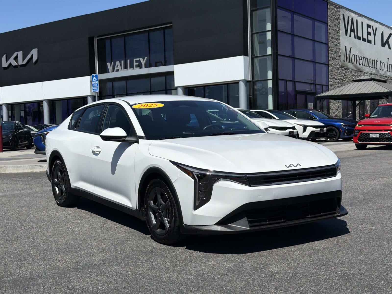 2025 Kia K4 LXS