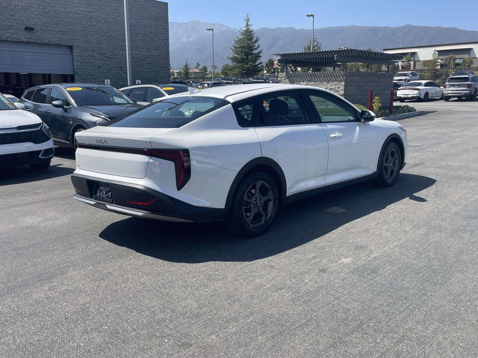 2025 Kia K4 LXS