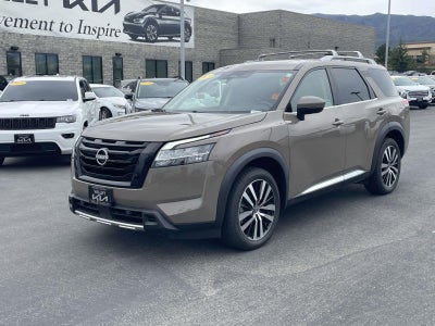 2023 Nissan Pathfinder Platinum