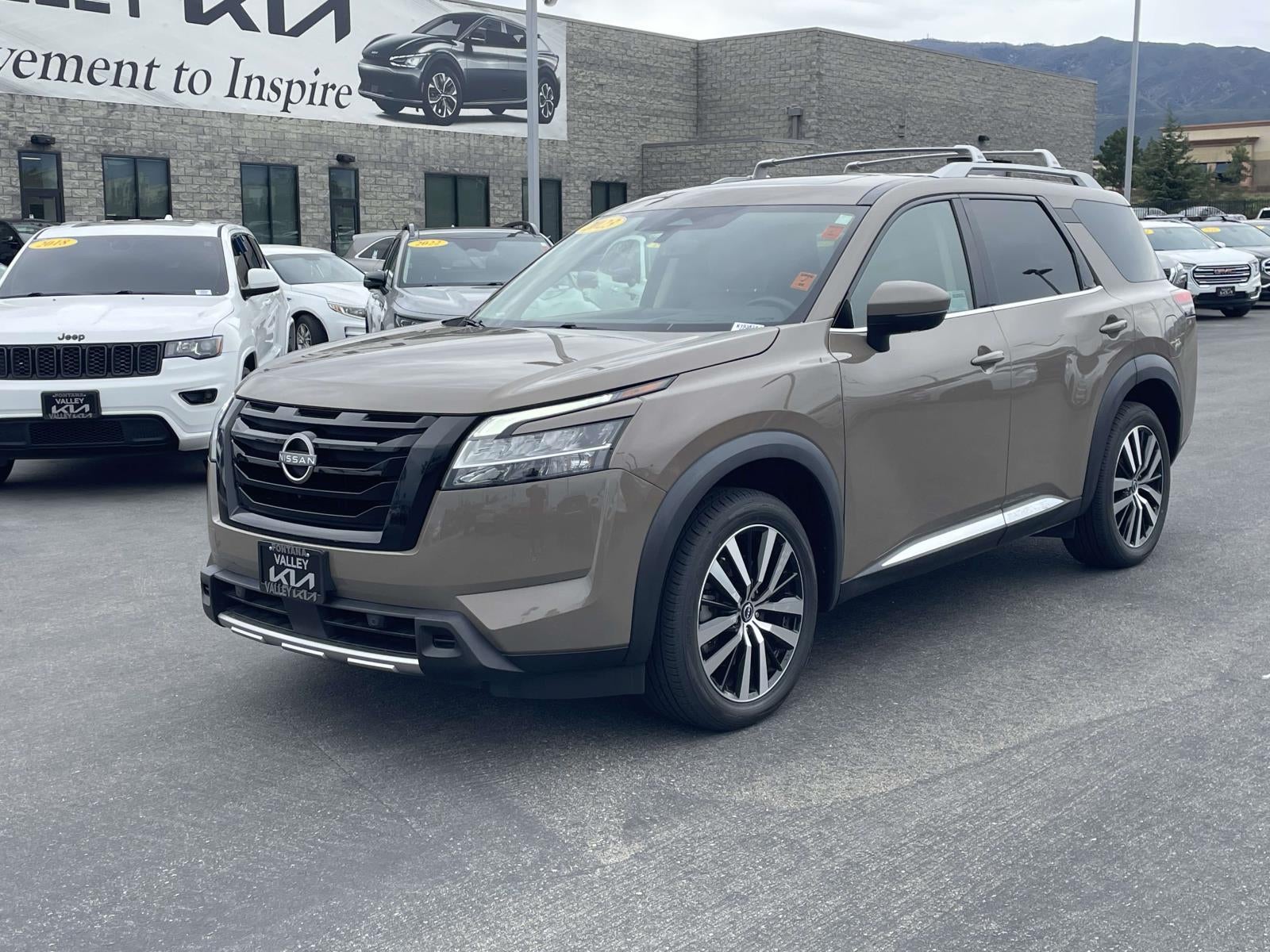 2023 Nissan Pathfinder Platinum