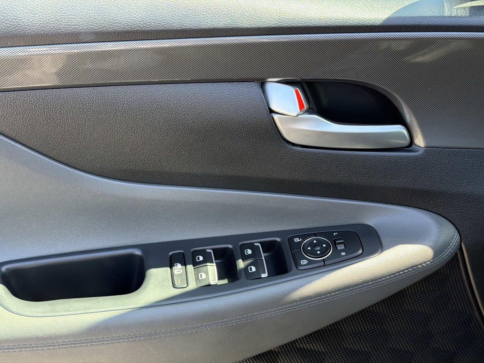 2022 Hyundai Santa Fe SE