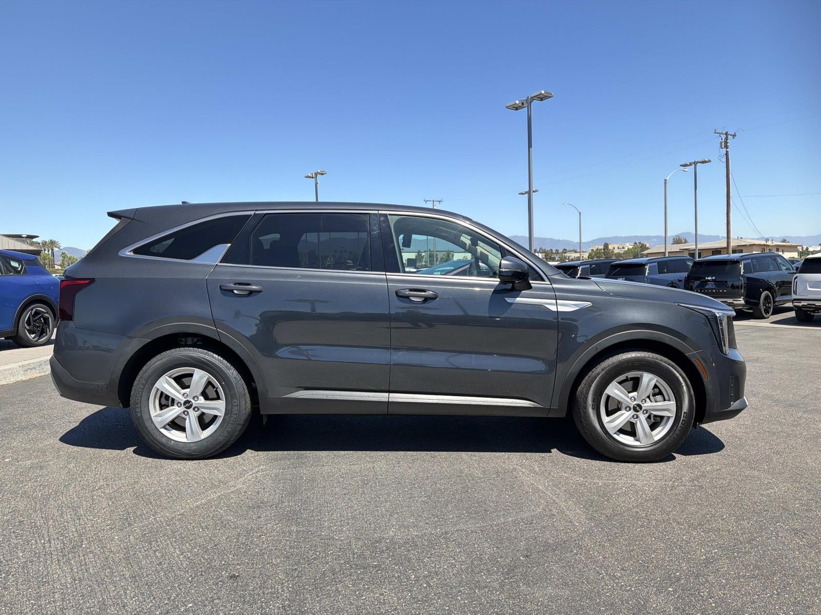 2024 Kia Sorento LX