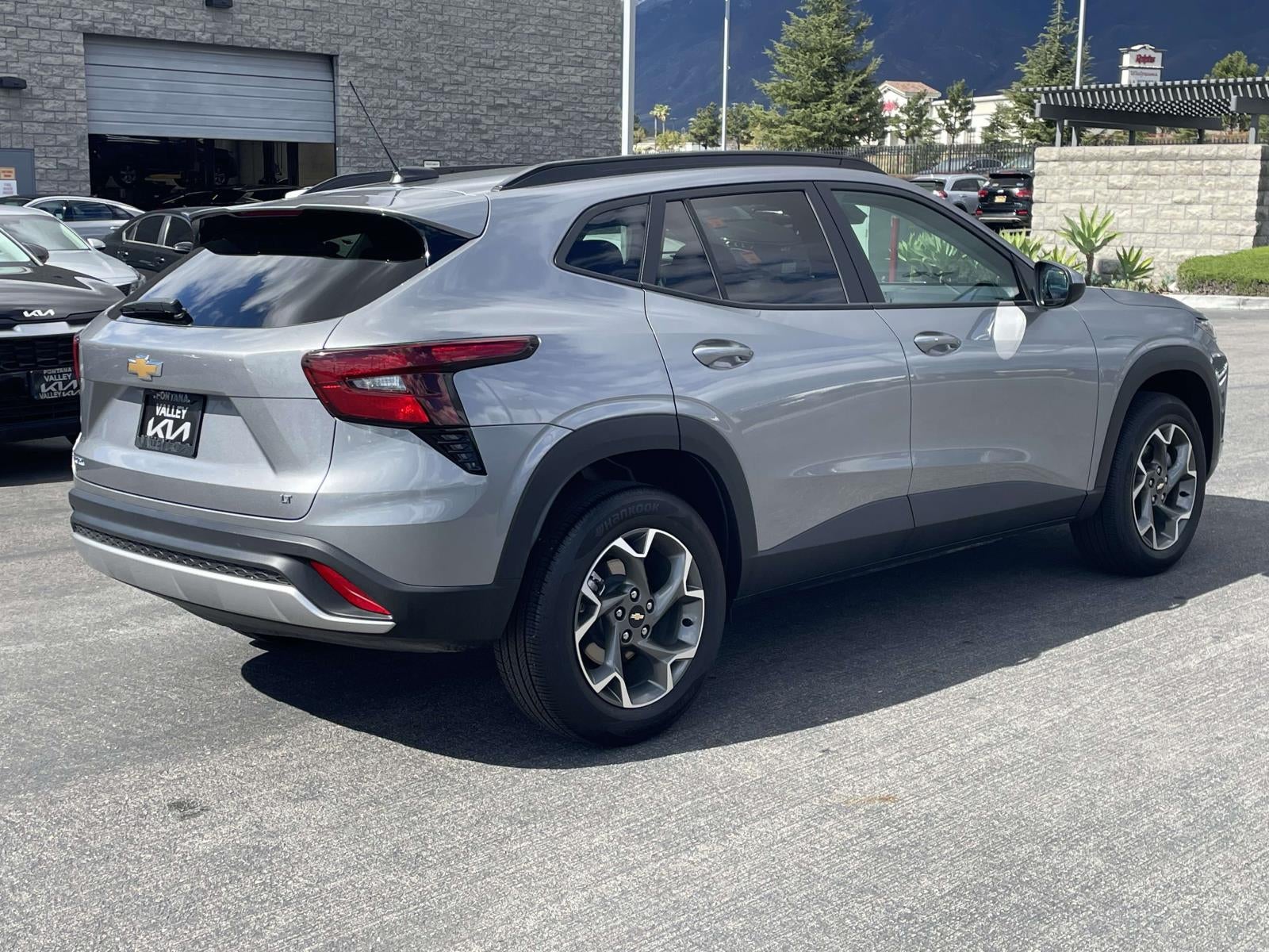 2025 Chevrolet TRAX LT