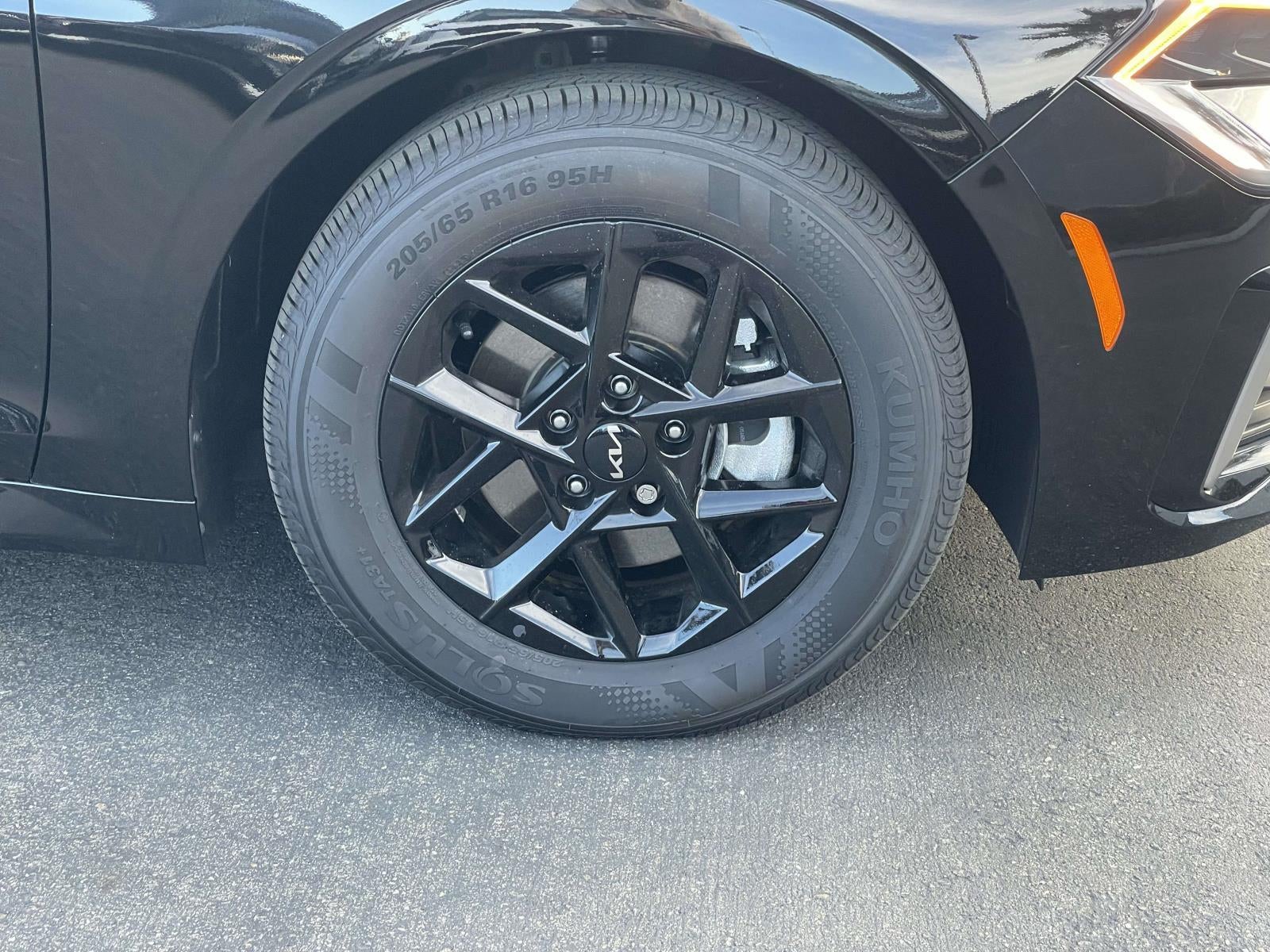 2026 Kia K5 LXS