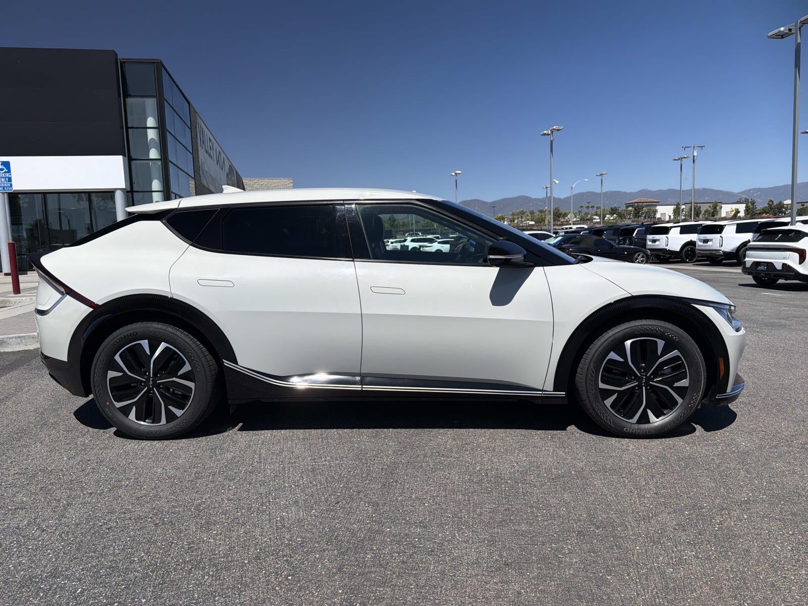 2022 Kia EV6 Wind