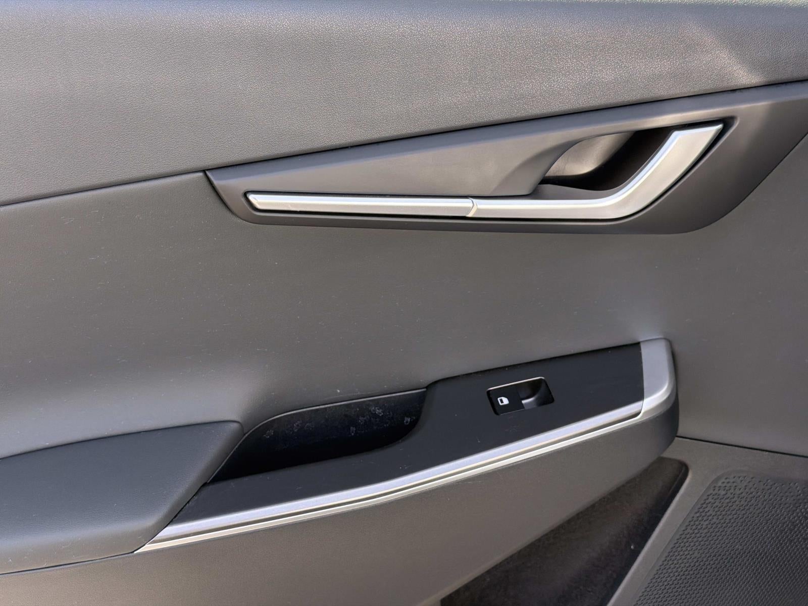 2023 Kia EV6 Light