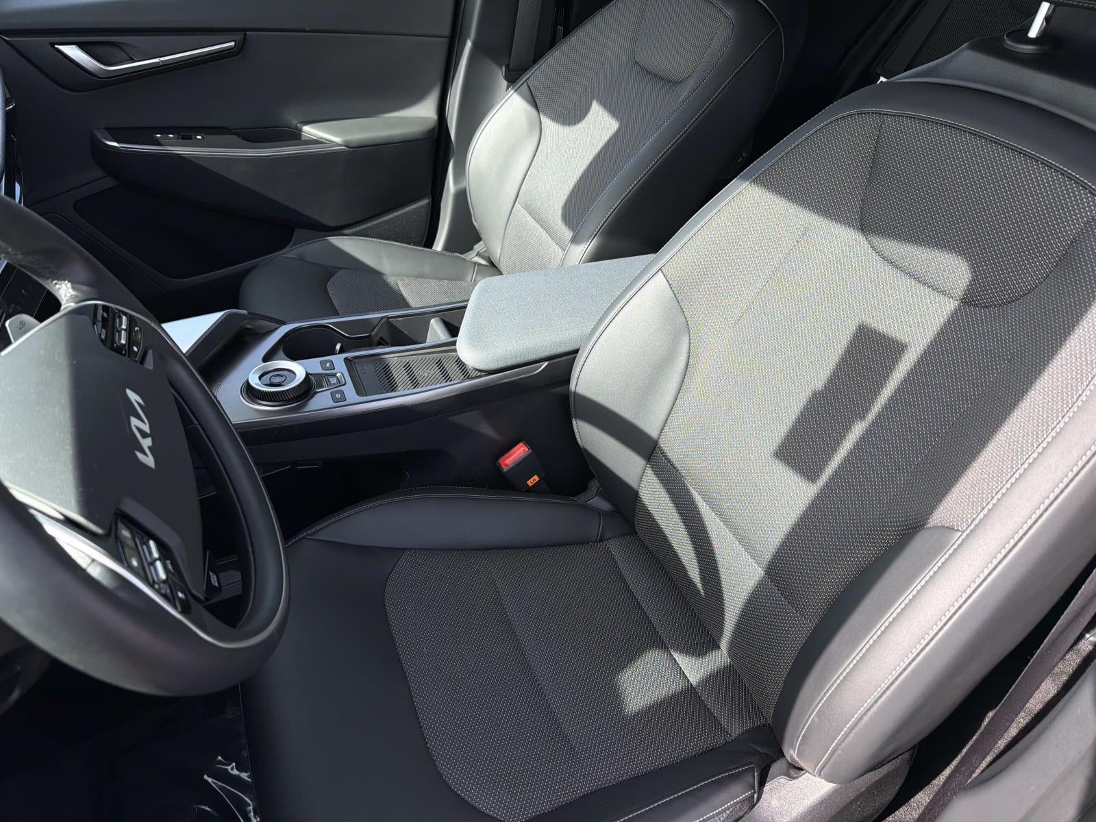 2023 Kia EV6 Light