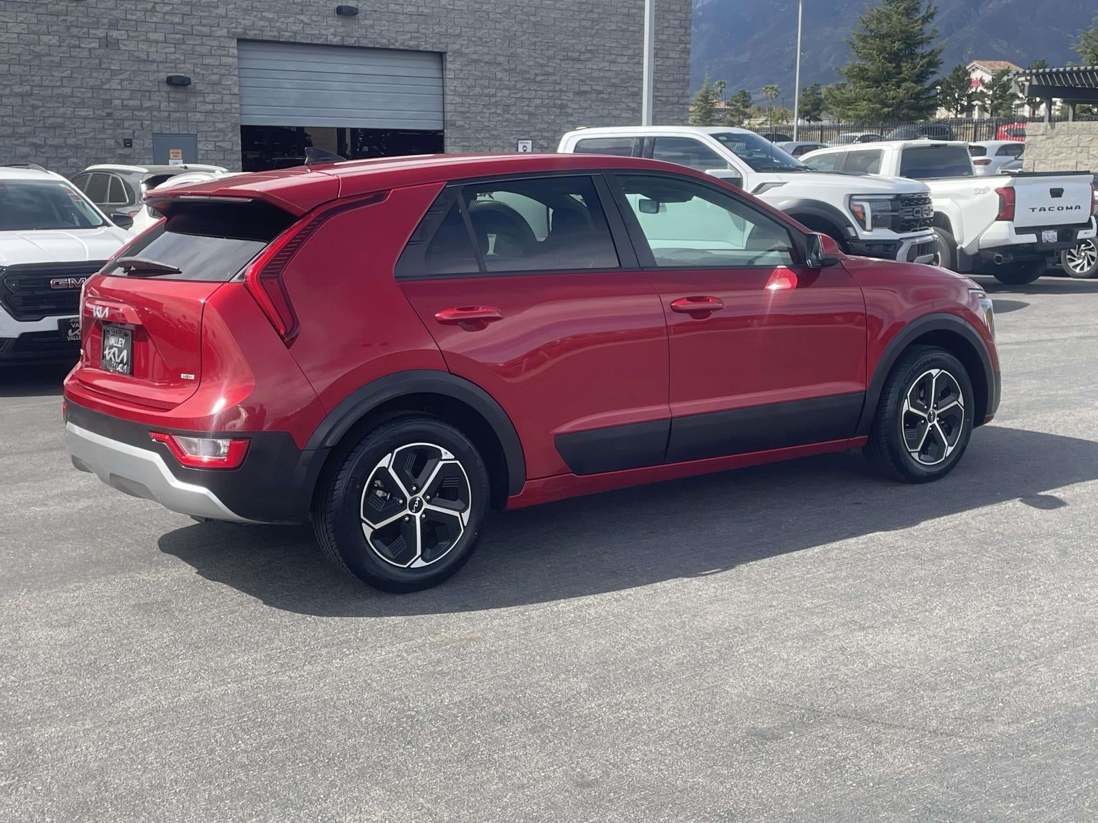 2023 Kia Niro LX