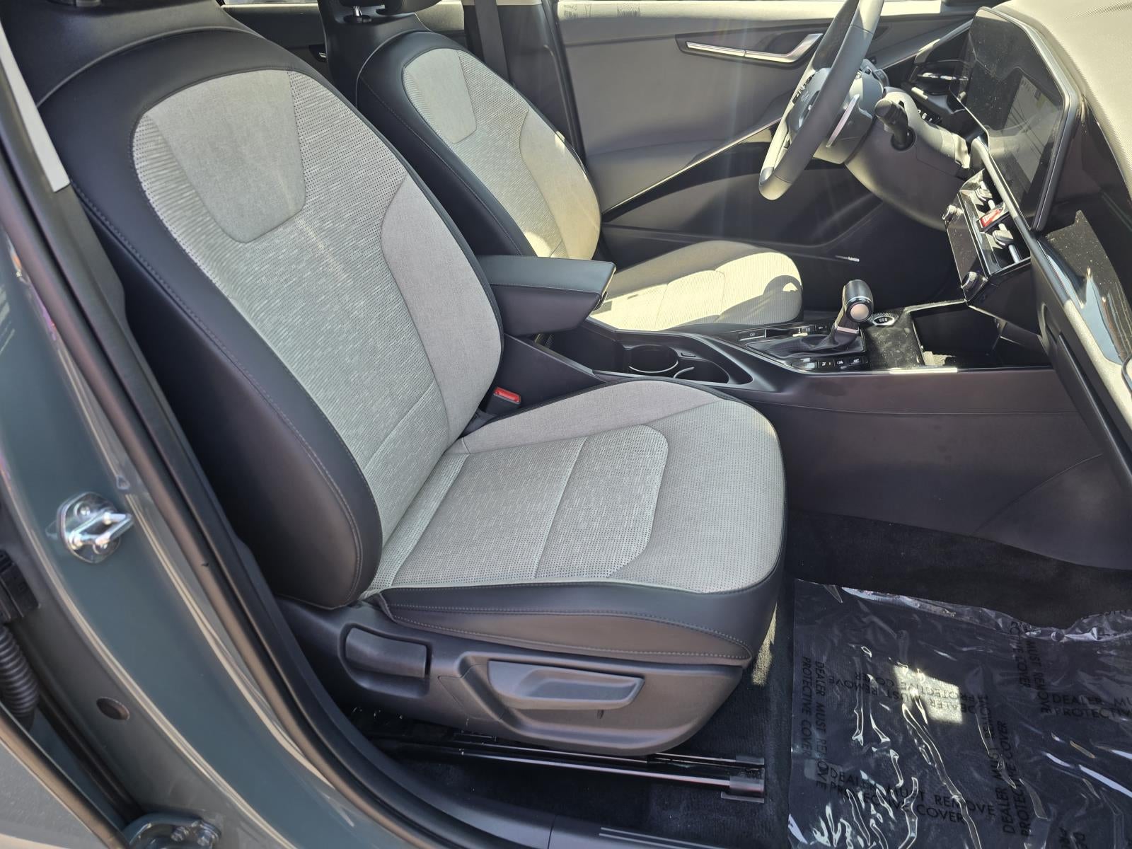 2024 Kia Niro SX Touring