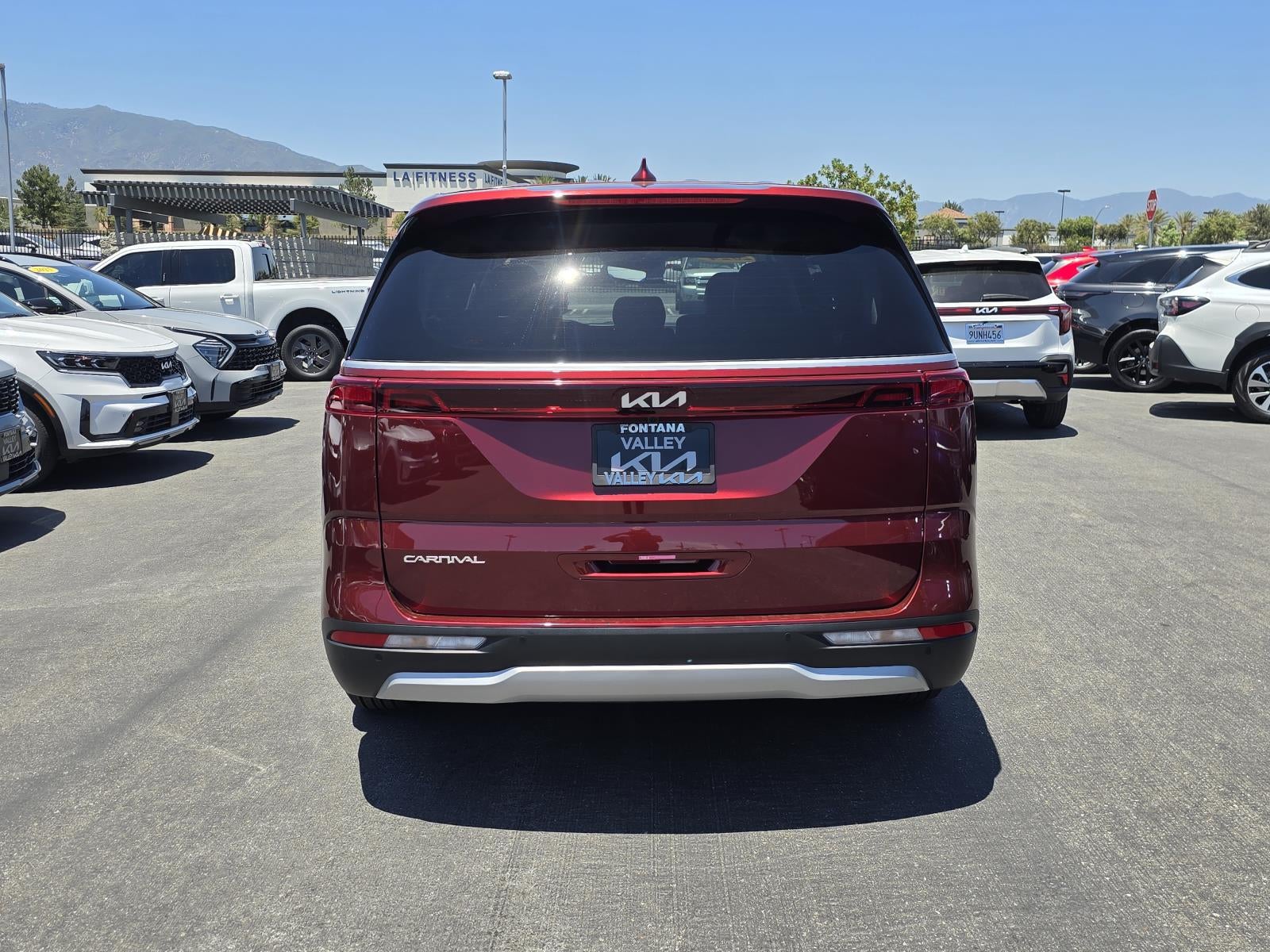 2024 Kia Carnival LX