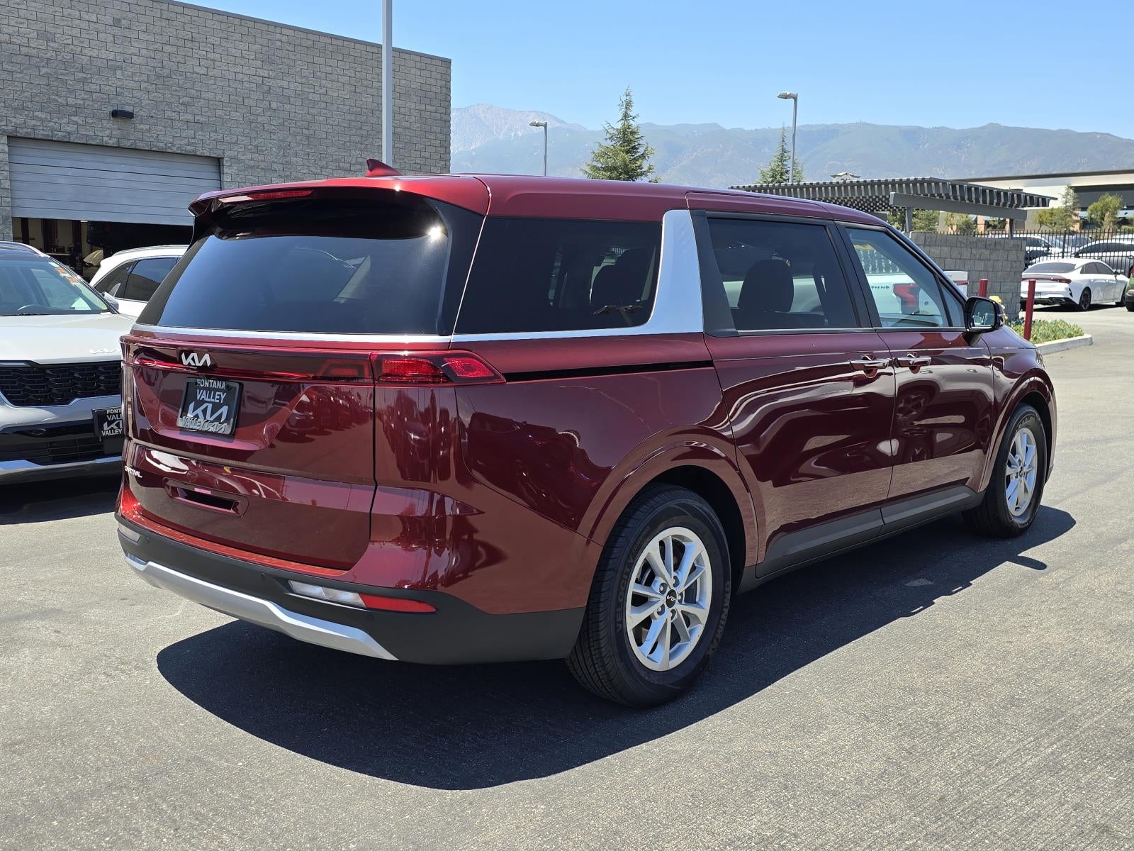 2024 Kia Carnival LX