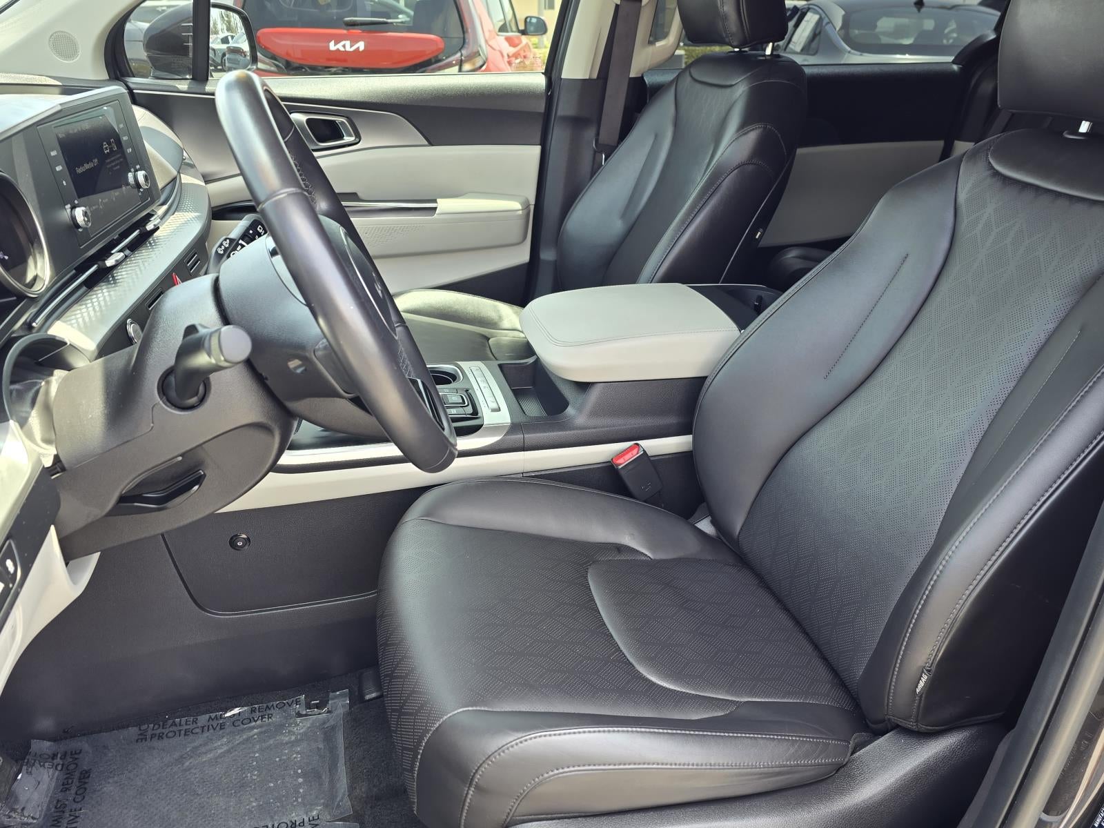 2024 Kia Carnival LX