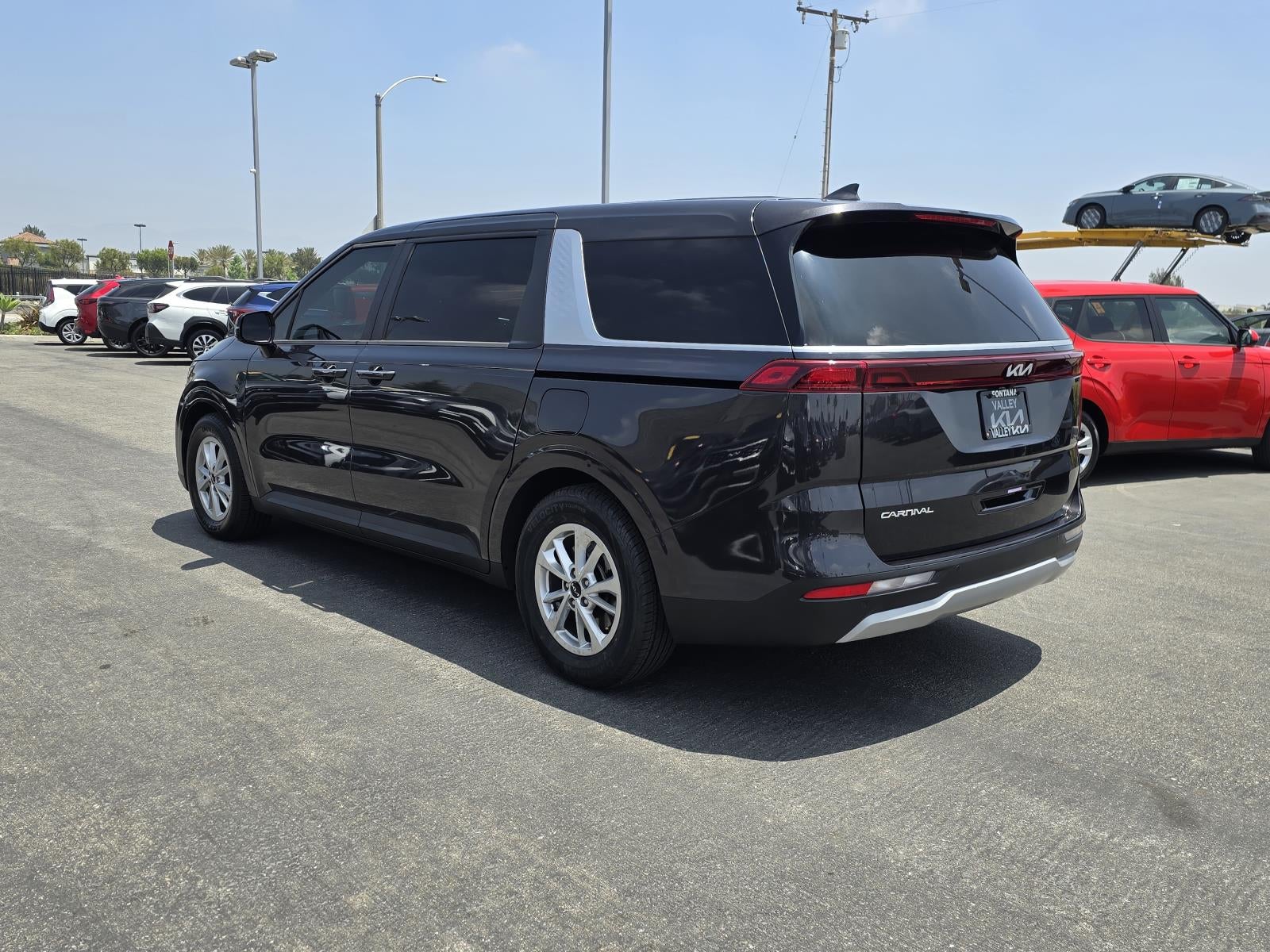 2024 Kia Carnival LX
