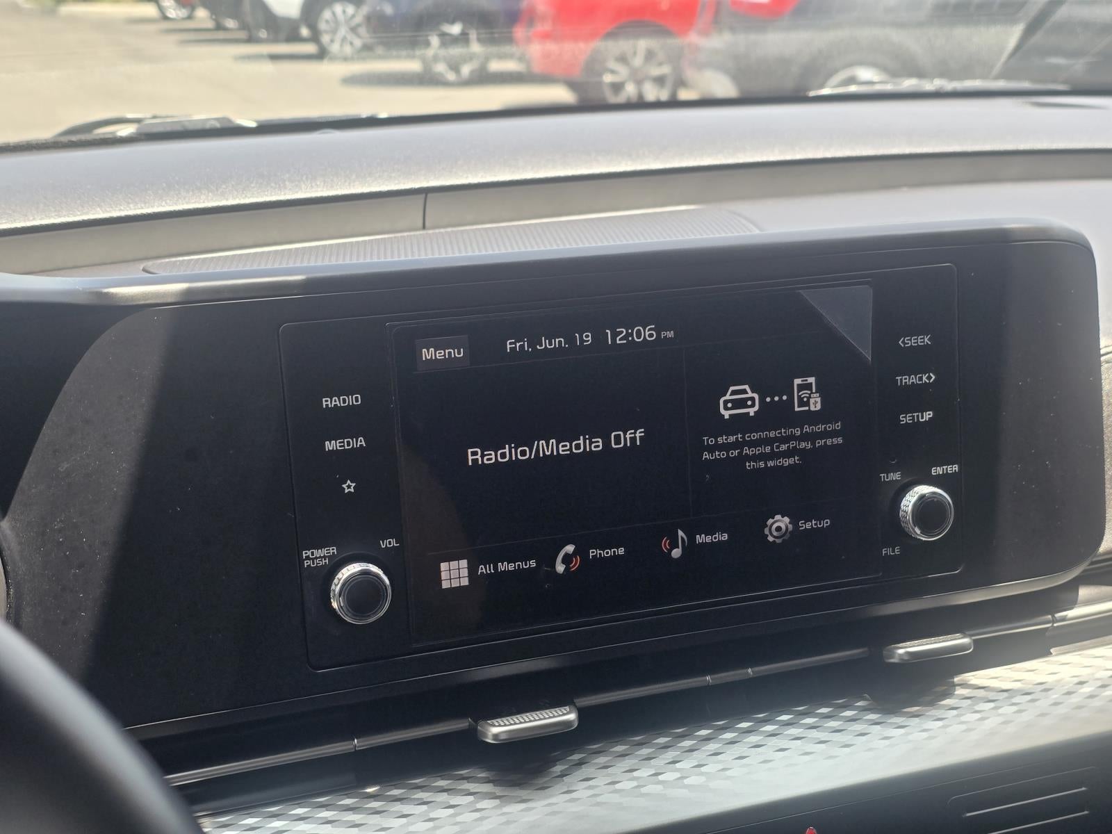 2024 Kia Carnival LX