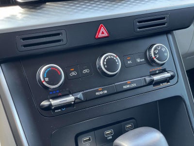 2023 Kia Carnival LX
