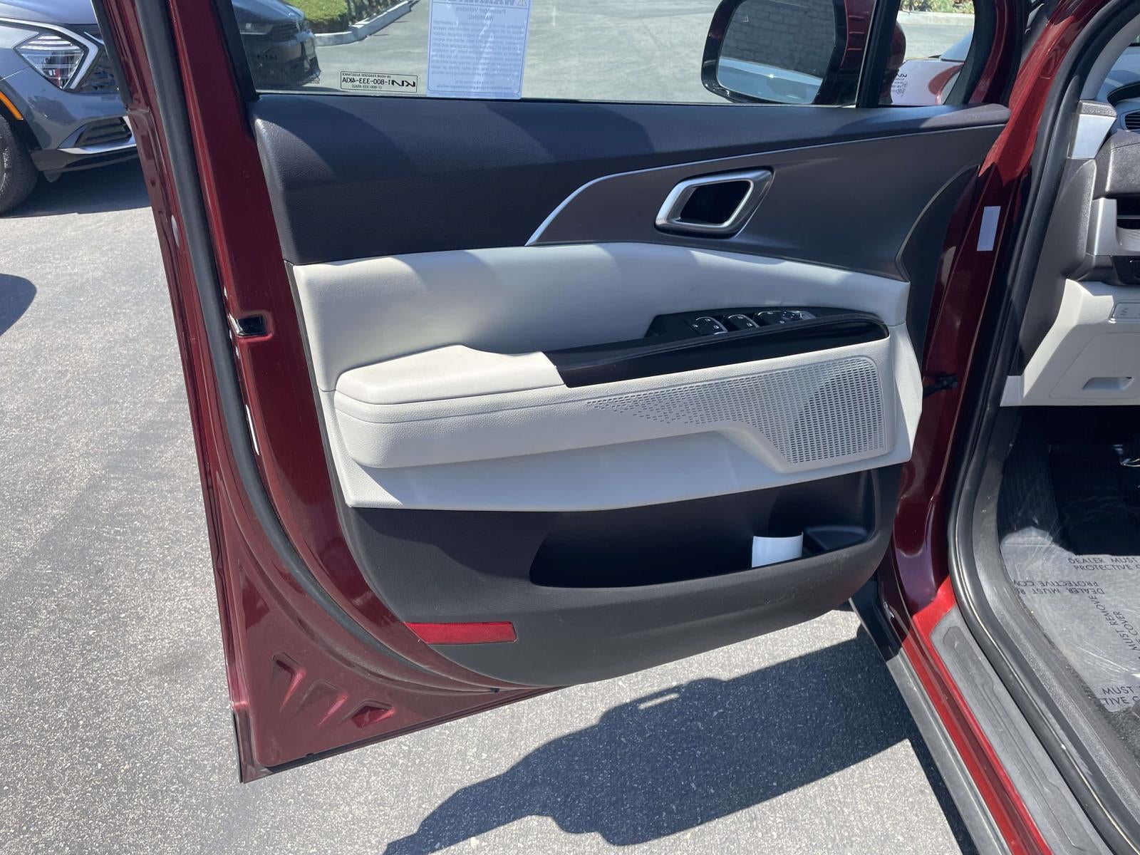 2023 Kia Carnival LX