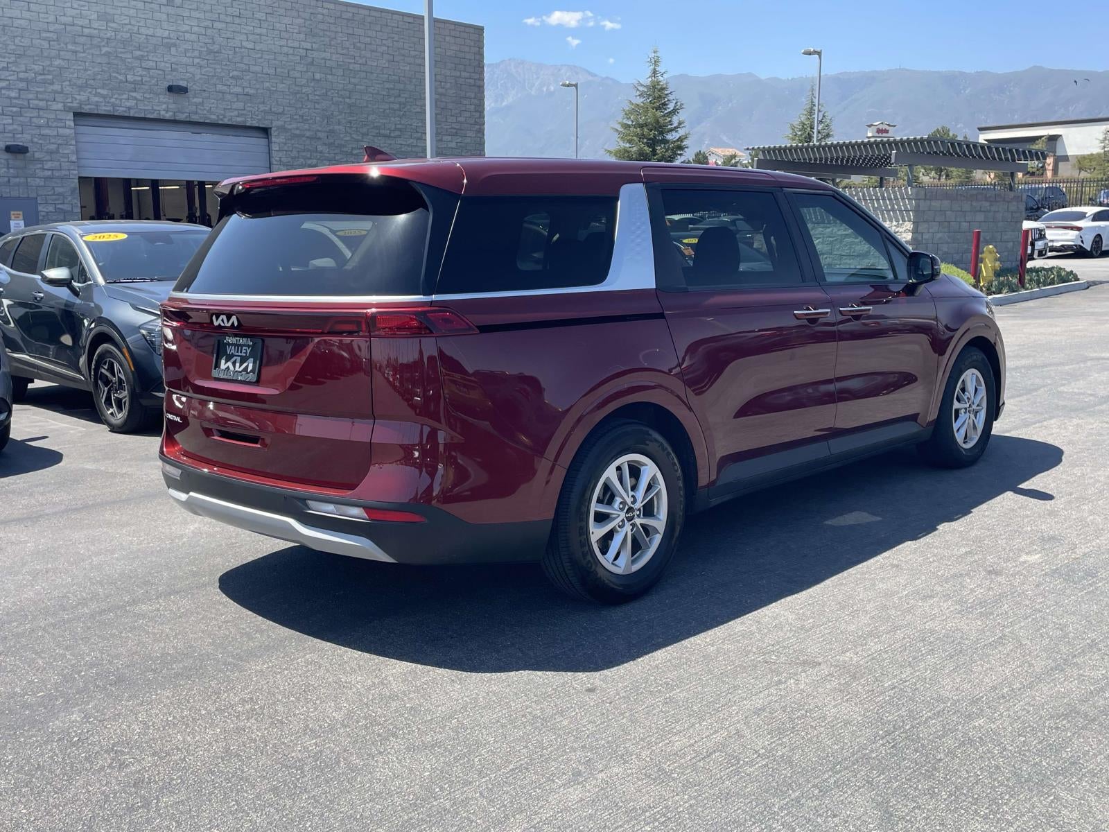 2023 Kia Carnival LX