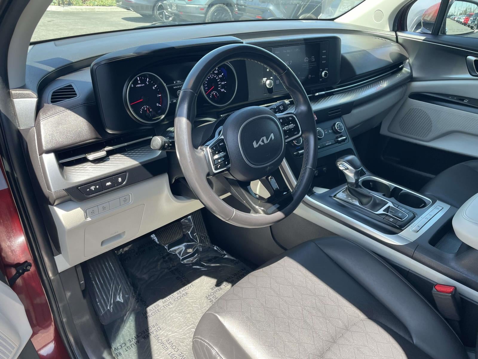 2023 Kia Carnival LX