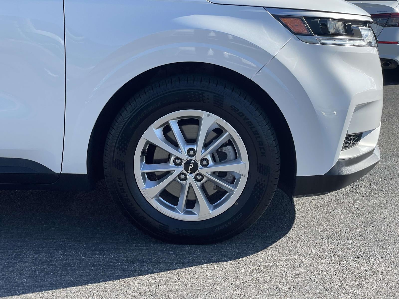 2024 Kia Carnival LX