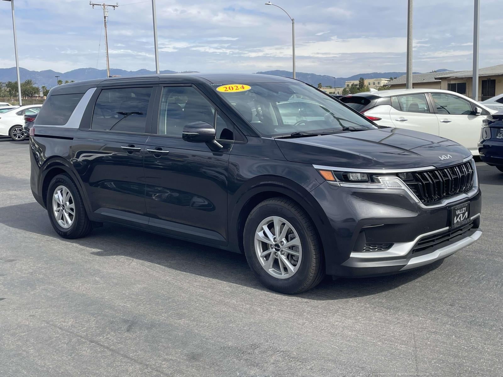 2024 Kia Carnival LX