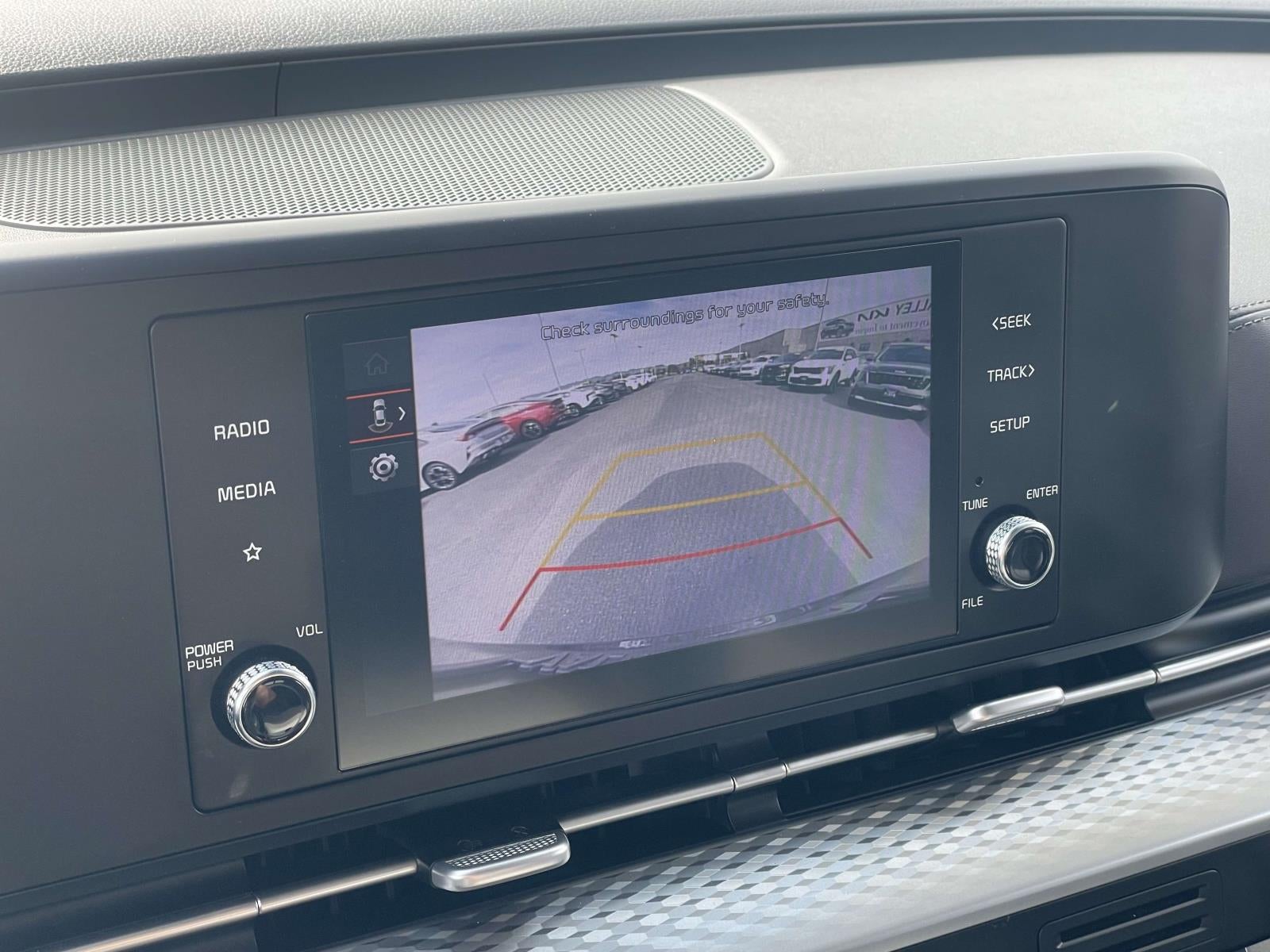 2024 Kia Carnival LX