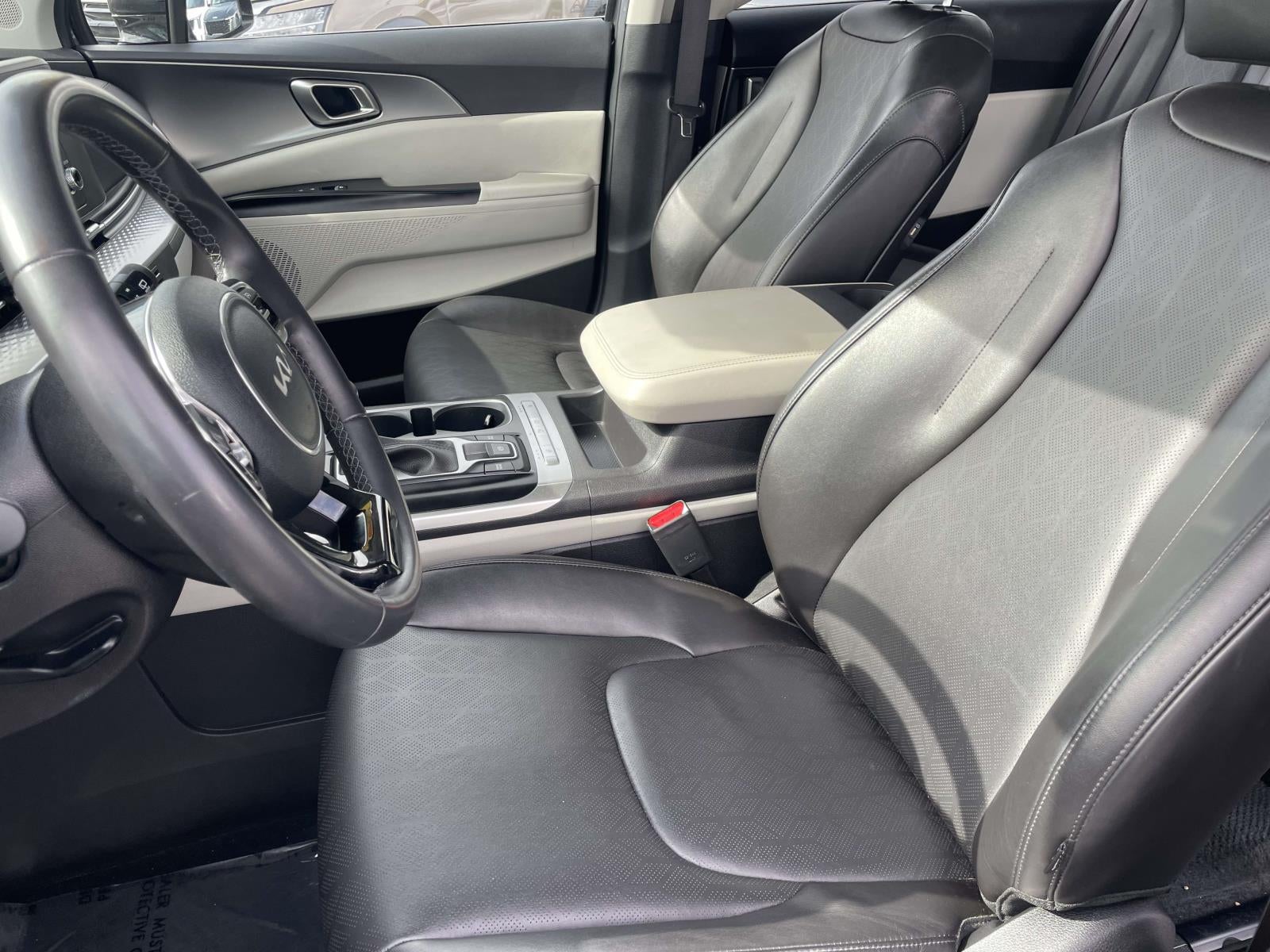 2024 Kia Carnival LX