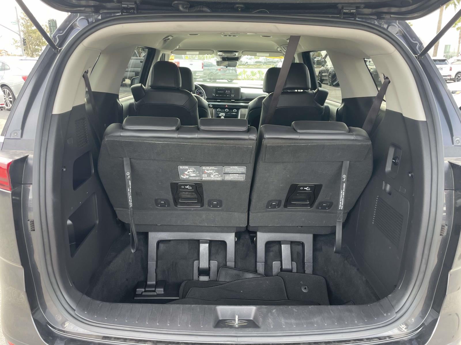 2024 Kia Carnival LX