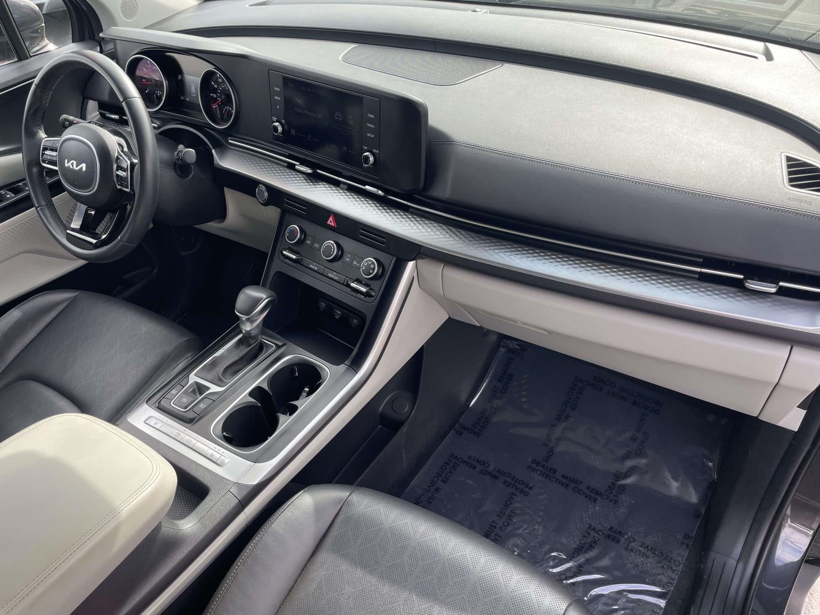 2024 Kia Carnival LX