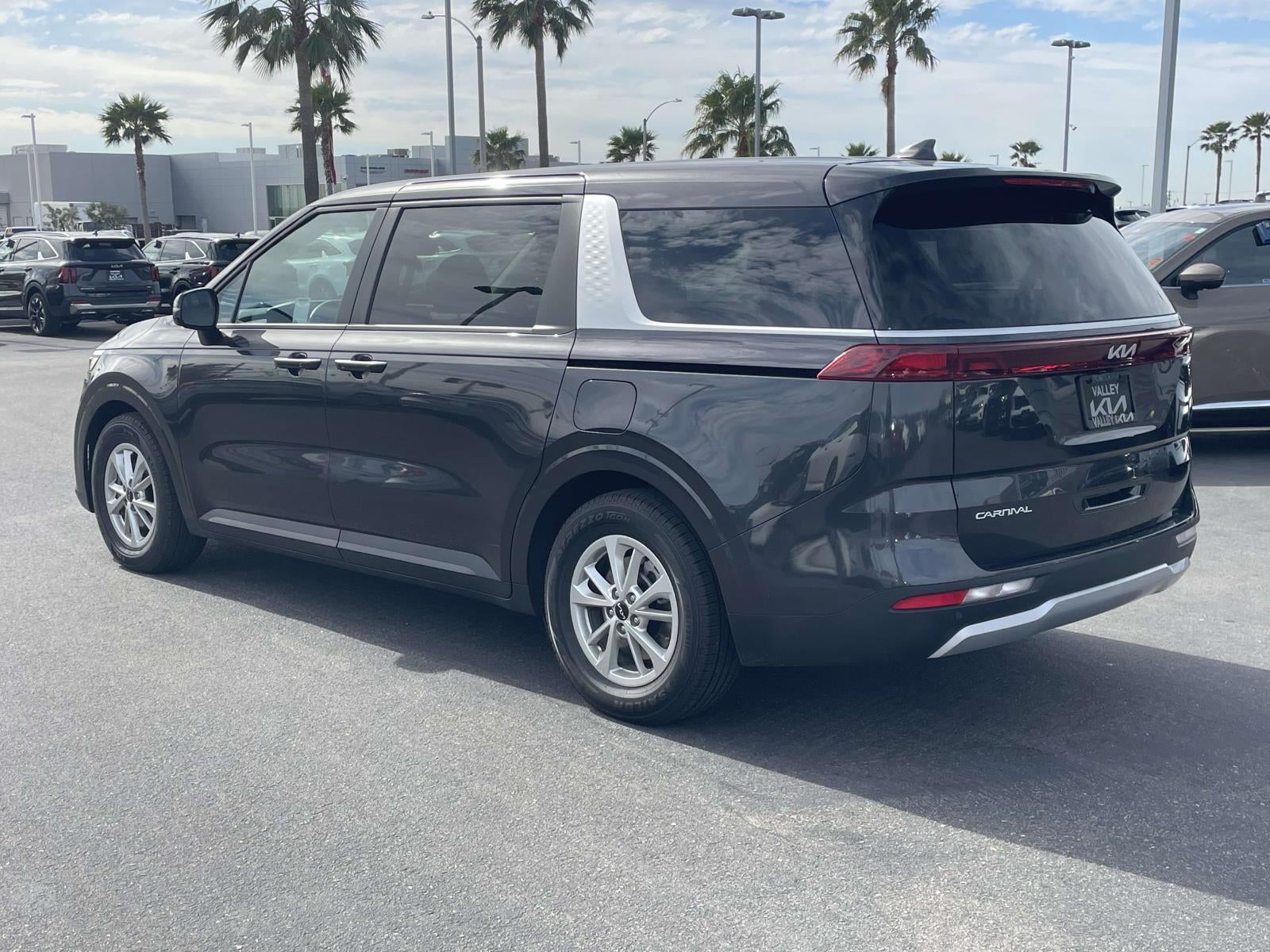 2024 Kia Carnival LX