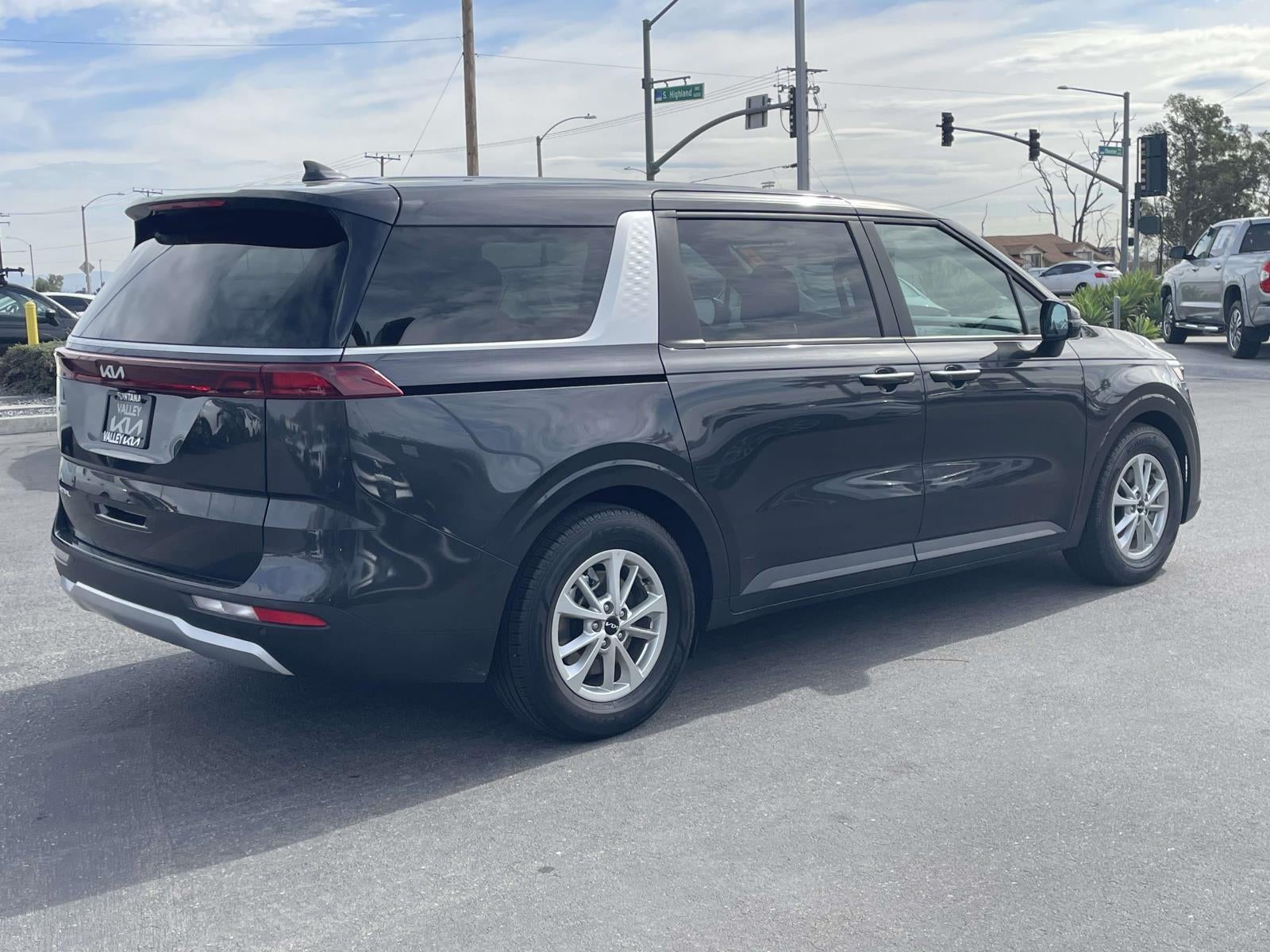 2024 Kia Carnival LX