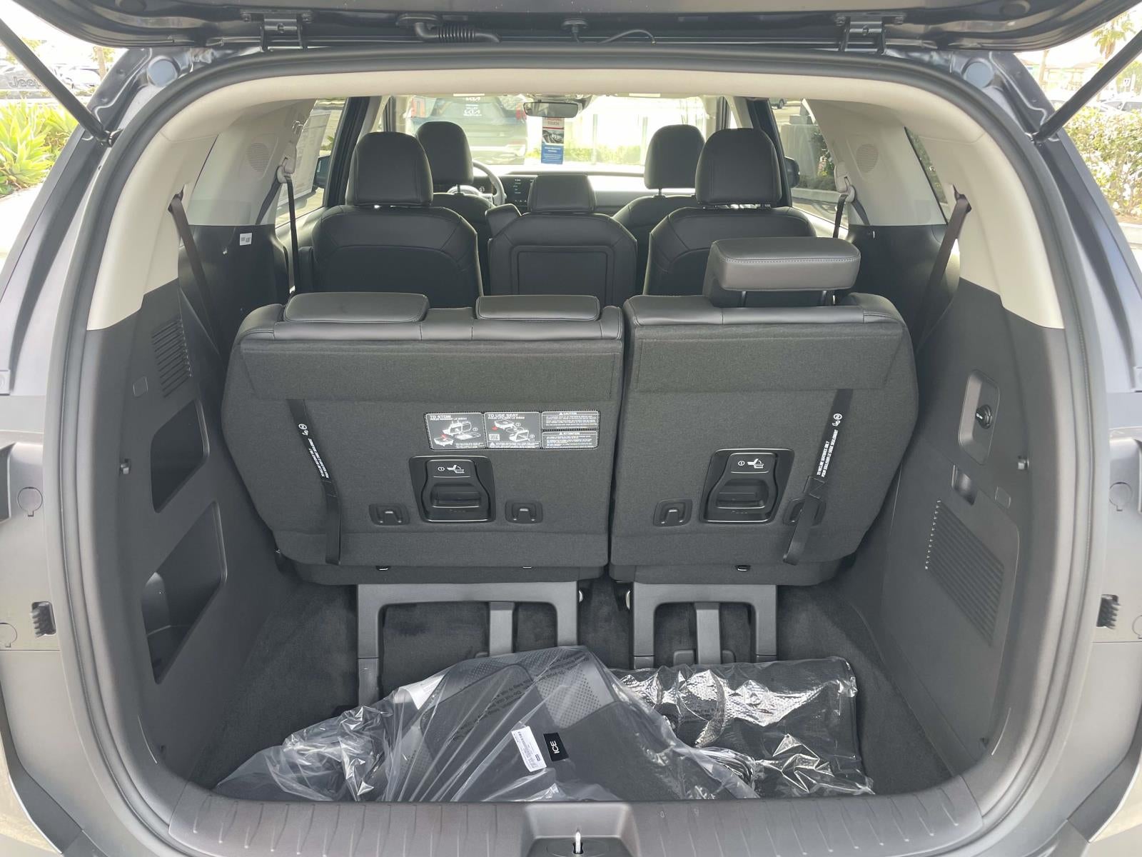 2026 Kia Carnival LXS