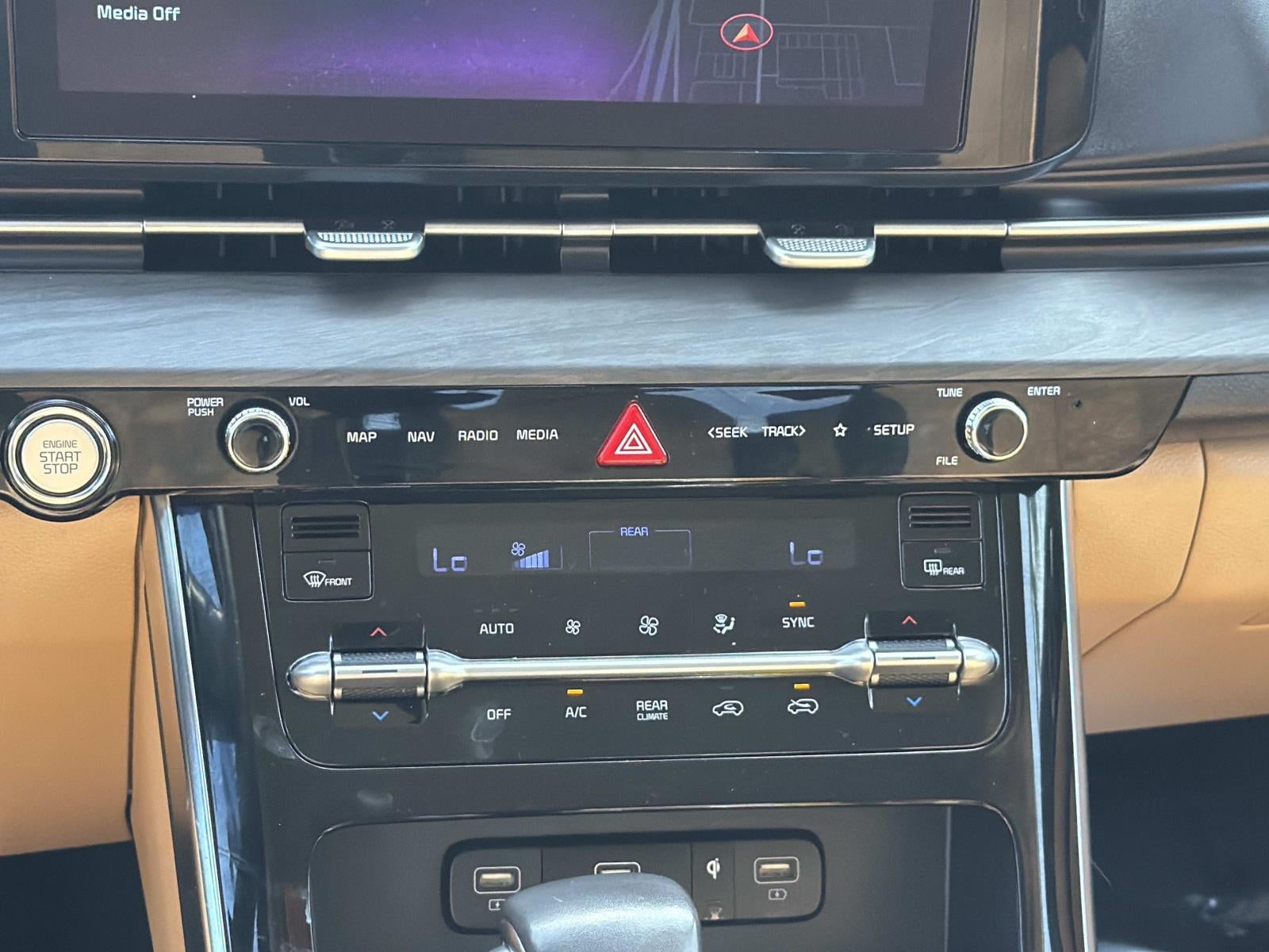 2024 Kia Carnival EX
