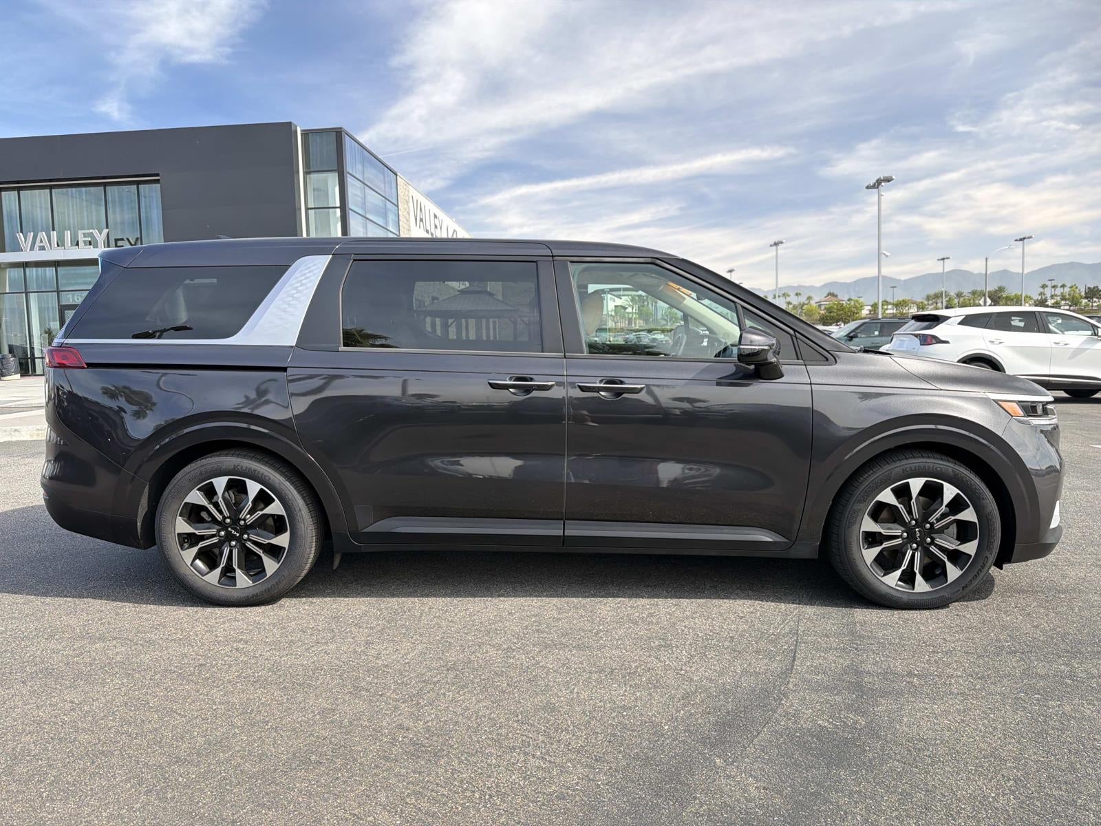 2024 Kia Carnival EX