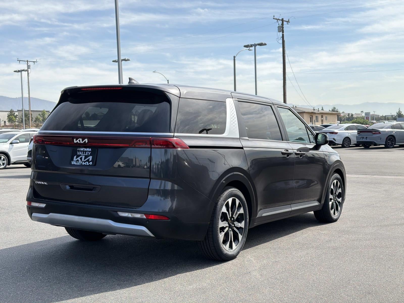 2024 Kia Carnival EX