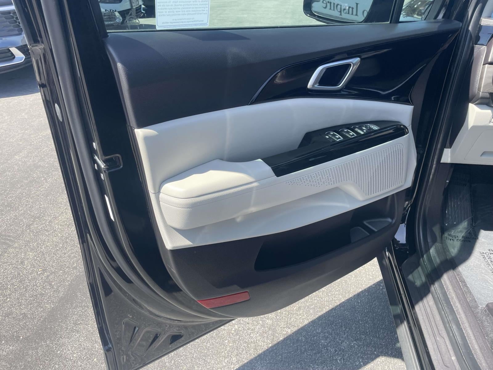 2023 Kia Carnival EX