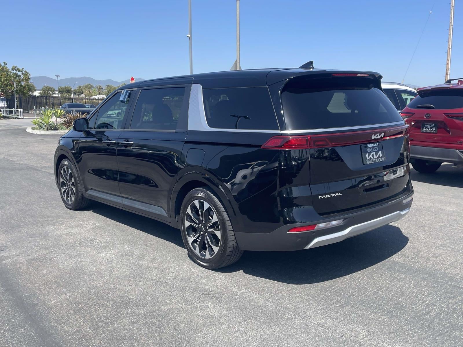 2023 Kia Carnival EX