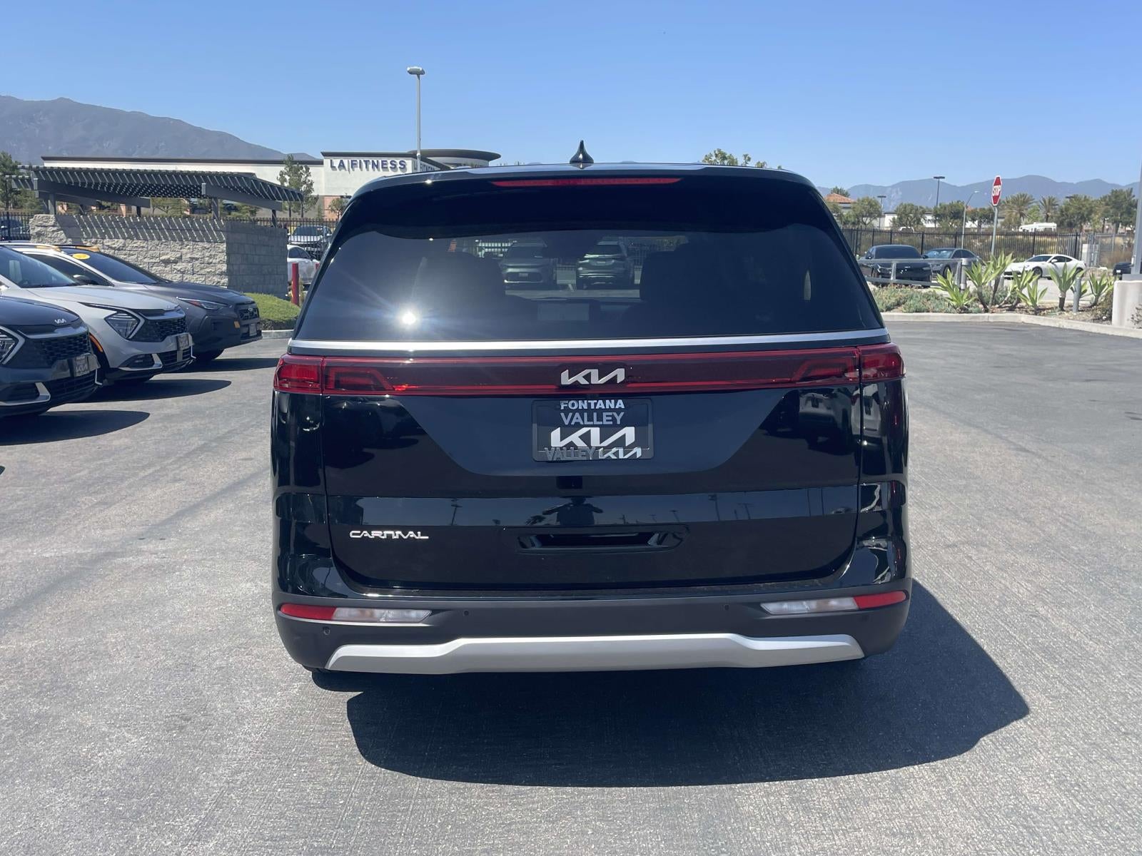 2023 Kia Carnival EX