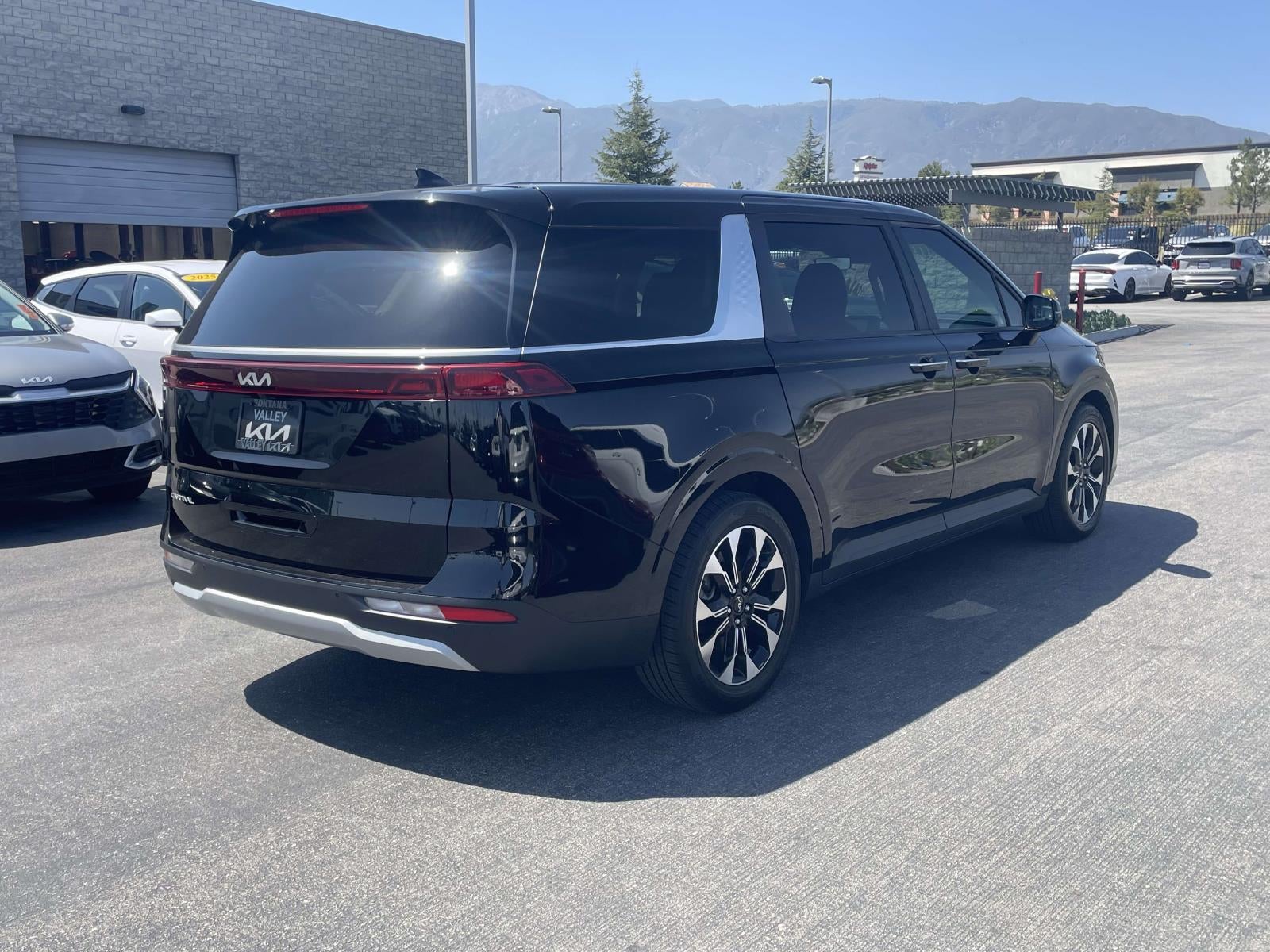 2023 Kia Carnival EX
