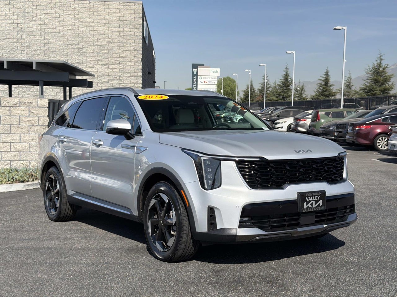 2025 Kia Sorento Hybrid EX — photo 1 of 24